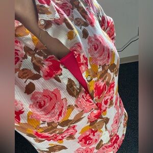 Old Navy brown, white, red and Pink Button Down Shirt Floral sz large